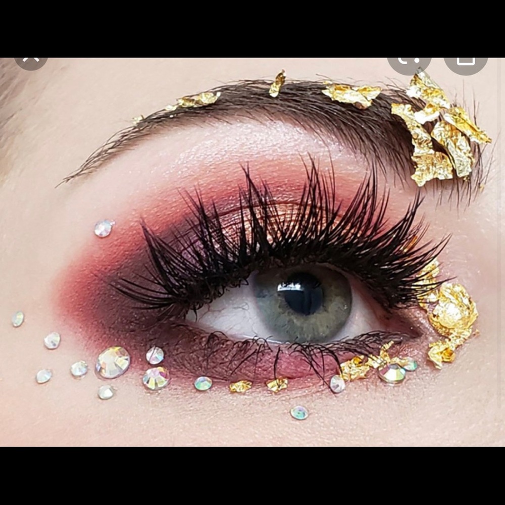🎉😊💋Winky Lux Face Foil in silver and Gold😱🎉😍 - Picture 3 of 10